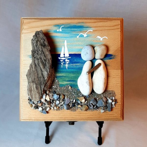 Pebble Art with natural materials on wood - P16