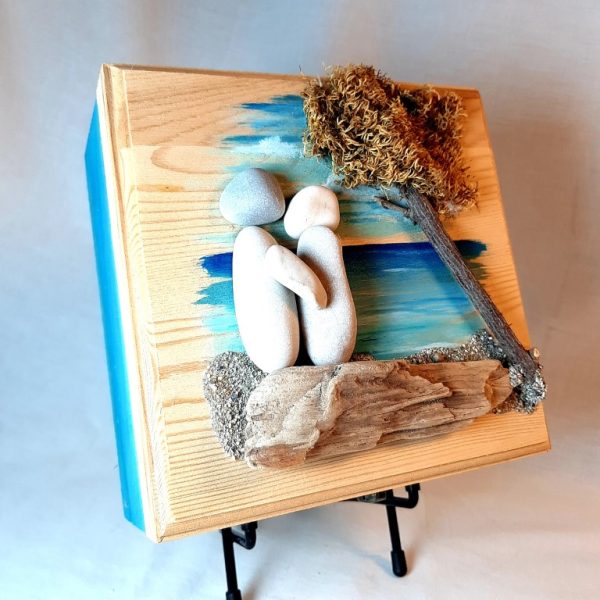 Painted wooden box with pebbles and natural materials - P17