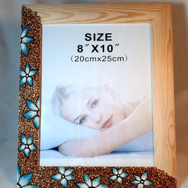 Wooden photo frame with wood burning and color - Pyr1