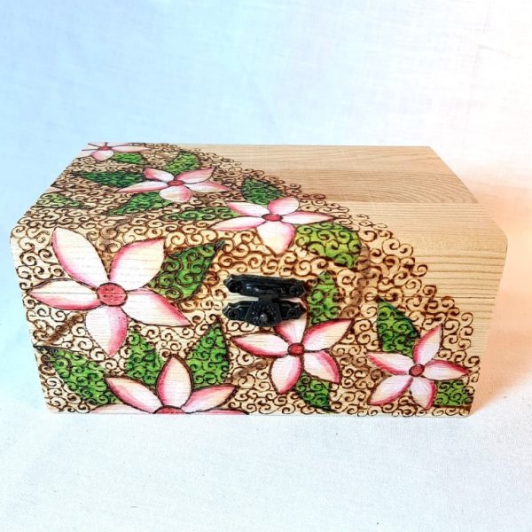 Painted wooden box with wood burning - Pyr15