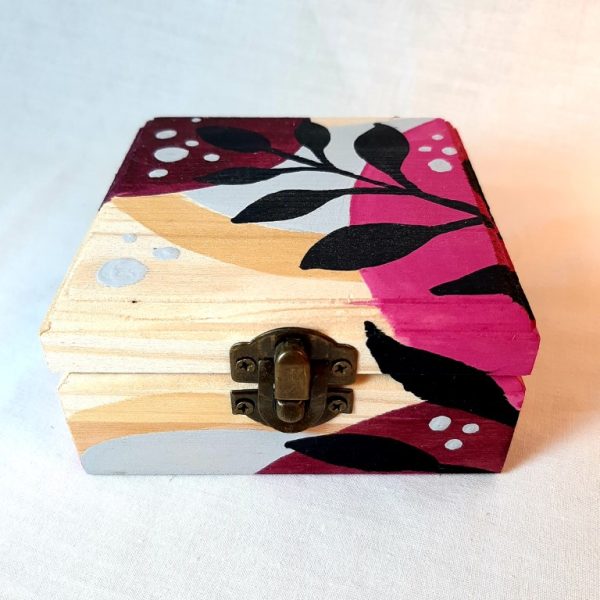 Painted wooden box - Z12