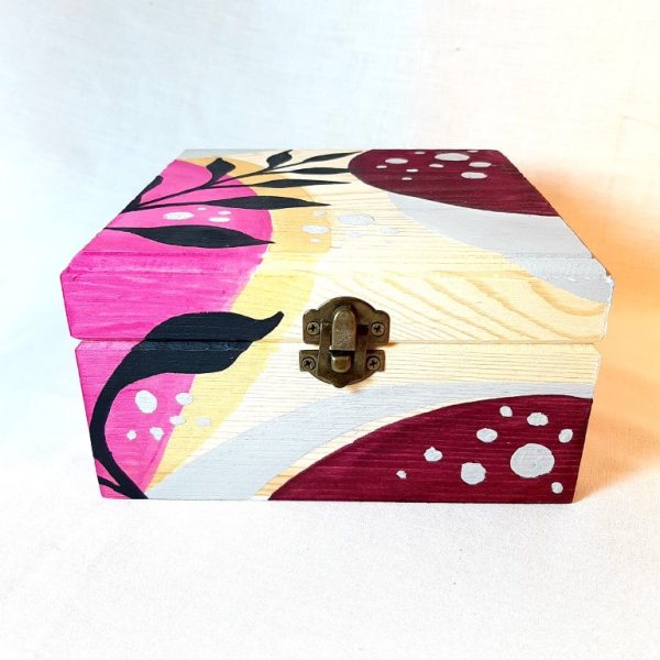 Painted wooden box - Z9
